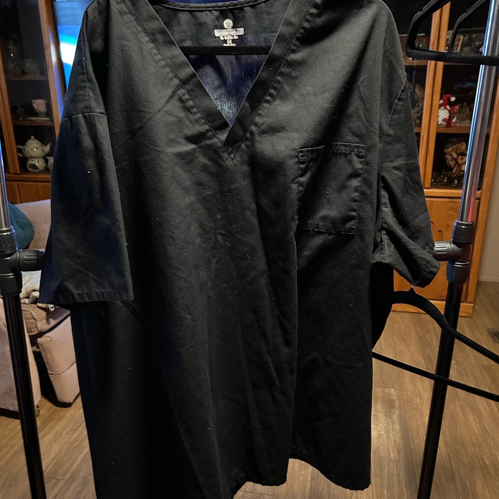Black Fundamentals Scrub Top